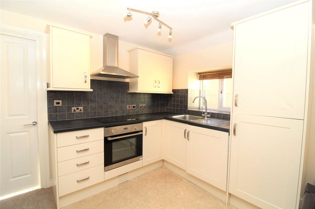 Property photo 3 of 4 Kitchen