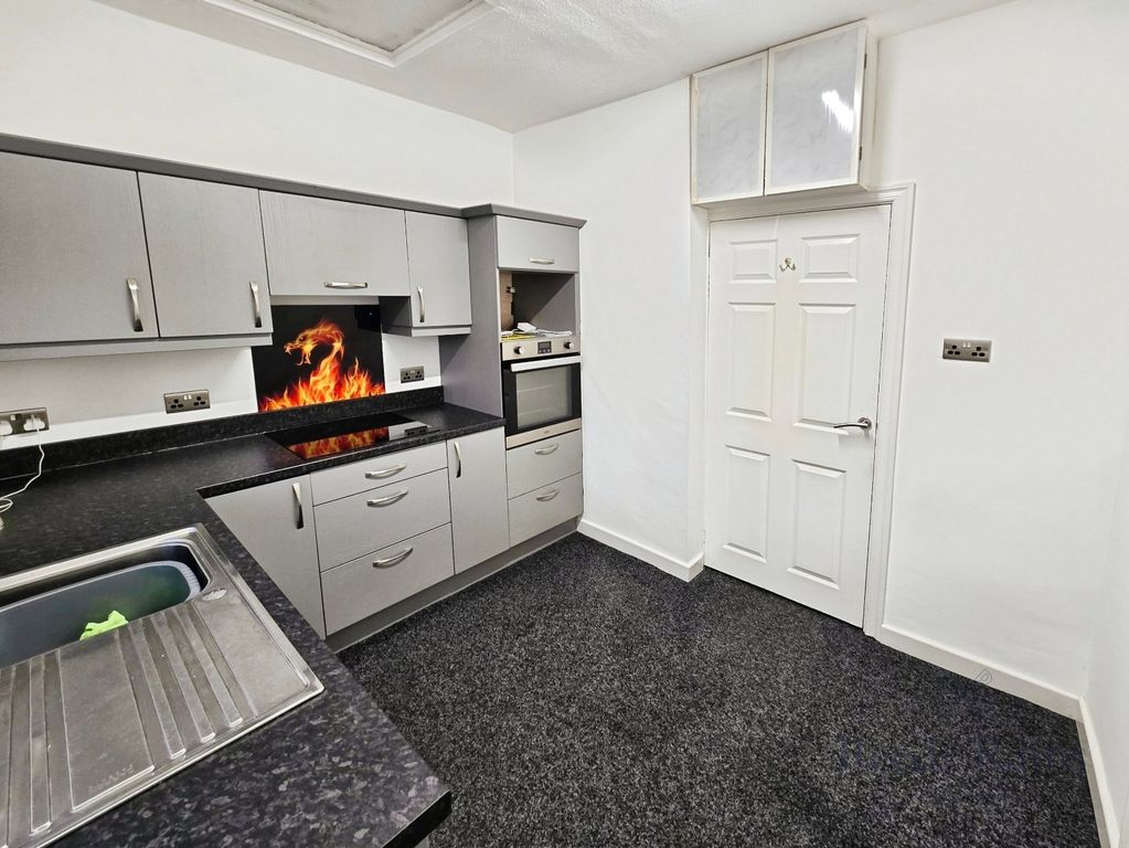 Property photo 2 of 15 Picture No. 16