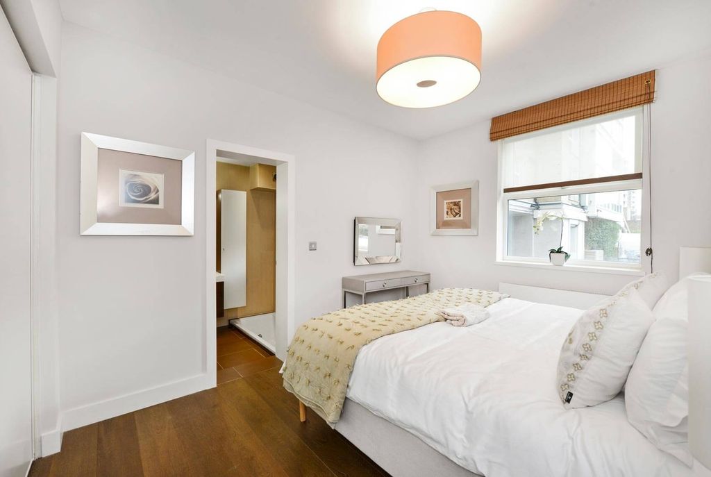 Property photo 3 of 14 Photo 8