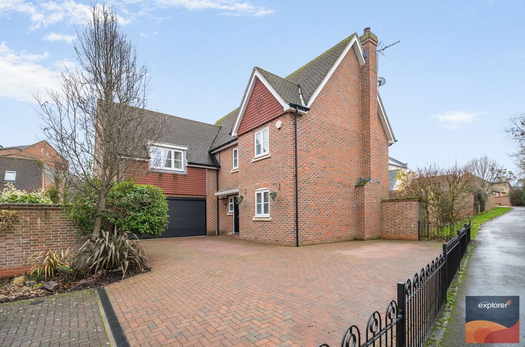 Property photo 1 of 28