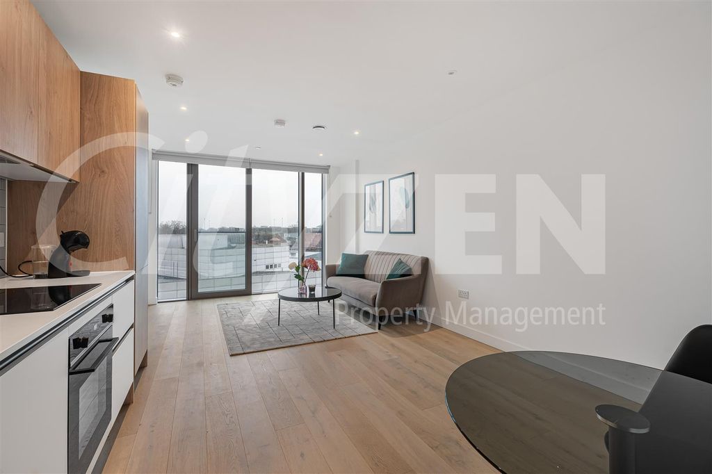 Property photo 1 of 35 Studio