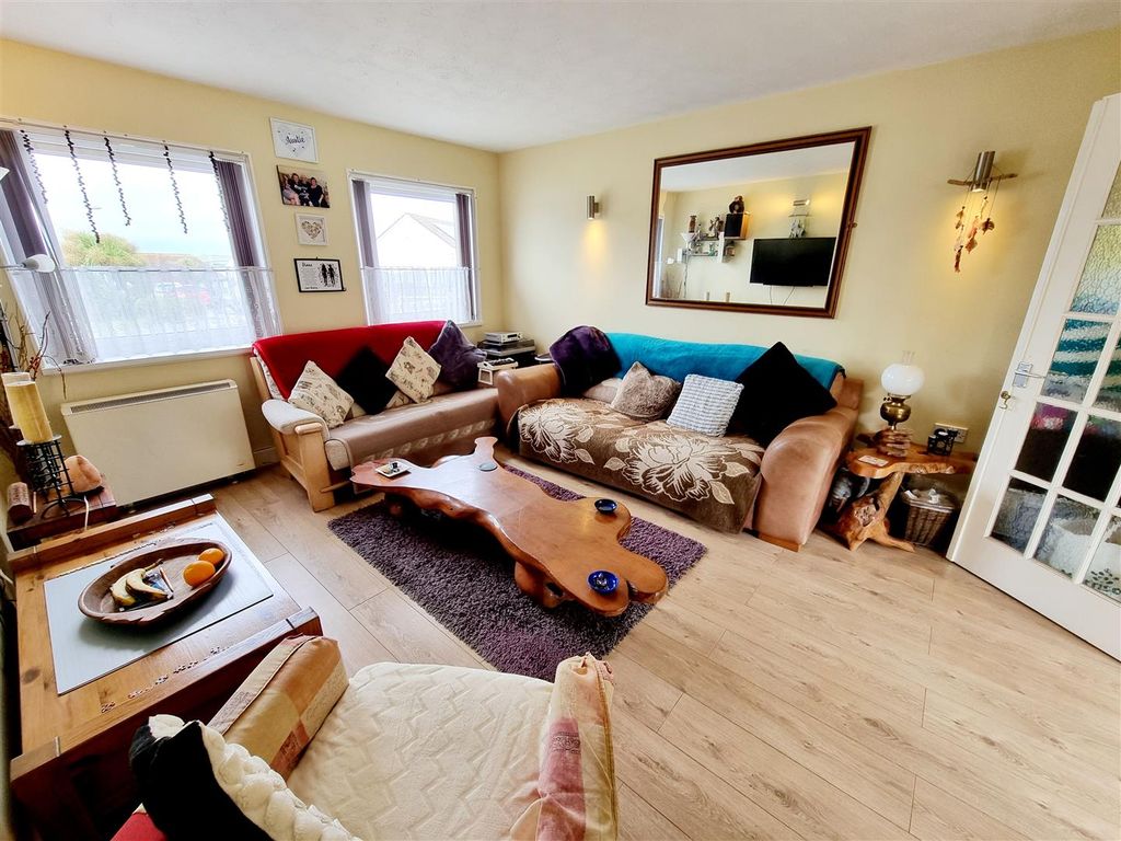 Property photo 2 of 29 Living Room