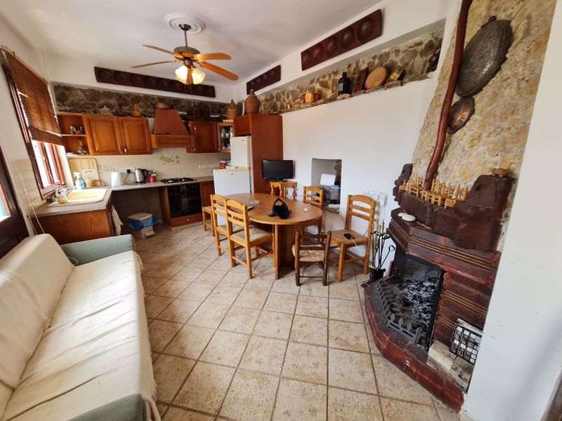 Property photo 2 of 38 Kitchen And Dining