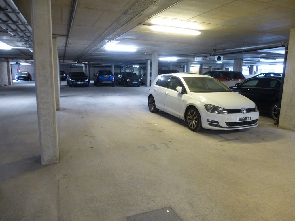 Property photo 2 of 11 4610862