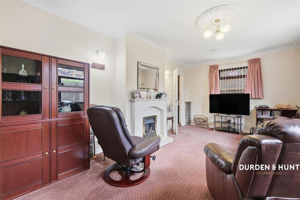 Property photo 3 of 20 Chestnut Avenue