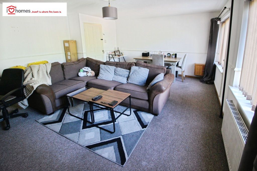 Property photo 3 of 11 Photo 9