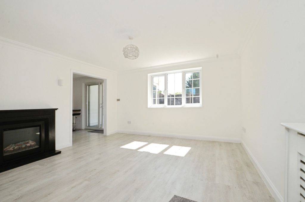 Property photo 3 of 16 Pbox-Img.Jpg