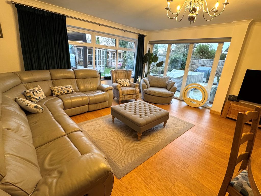 Property photo 3 of 13 Lounge Right