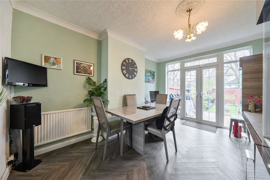 Property photo 3 of 21 Picture No. 16