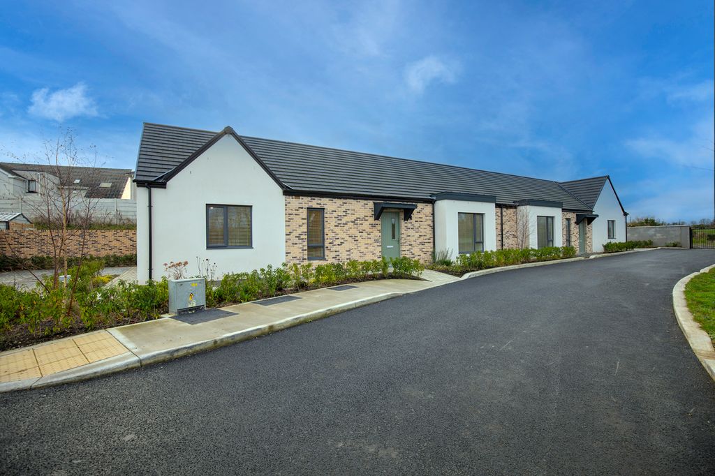 Property photo 1 of 21