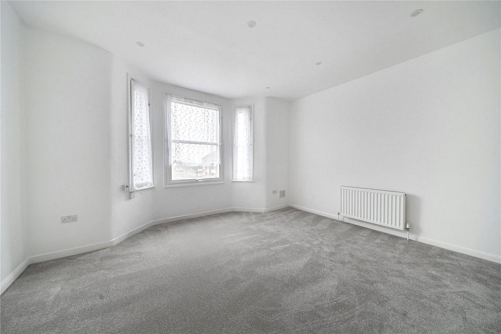 Property photo 2 of 7 Picture No. 09