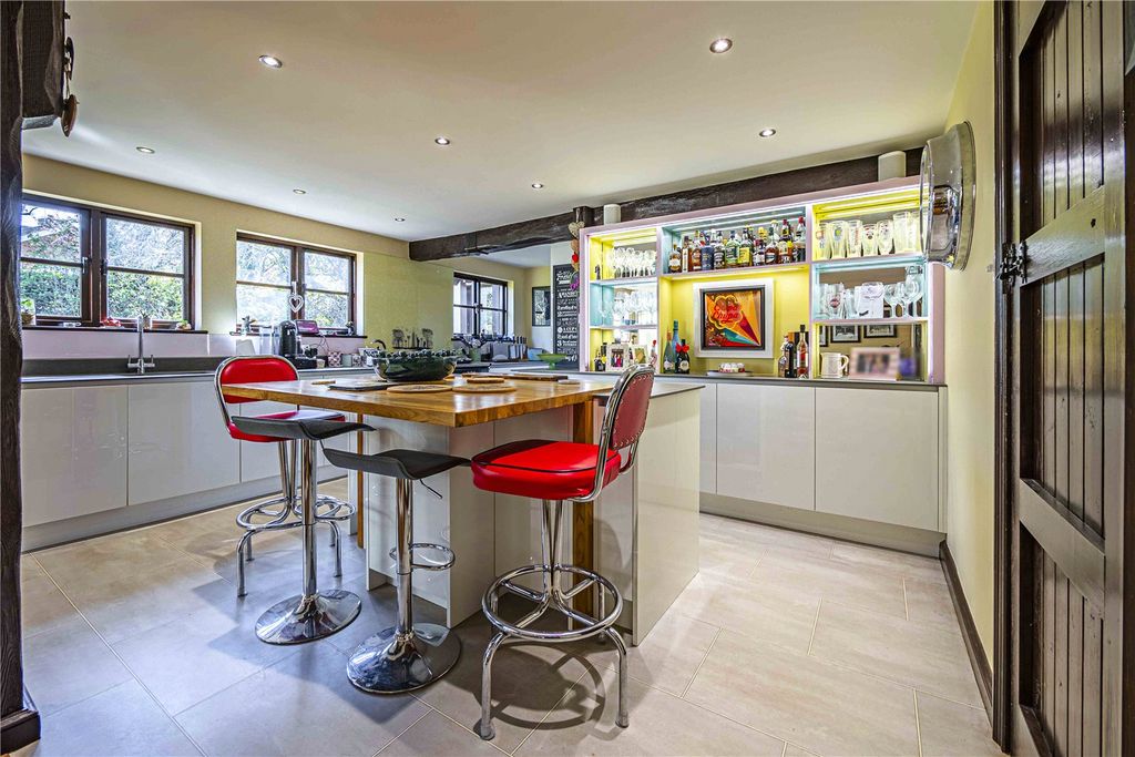 Property photo 3 of 30 Kitchen