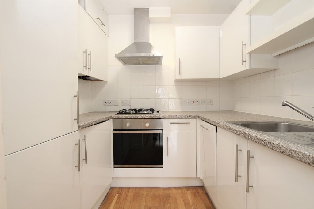 Property photo 2 of 6