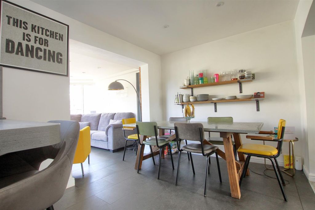 Property photo 2 of 14 Af6.Jpg
