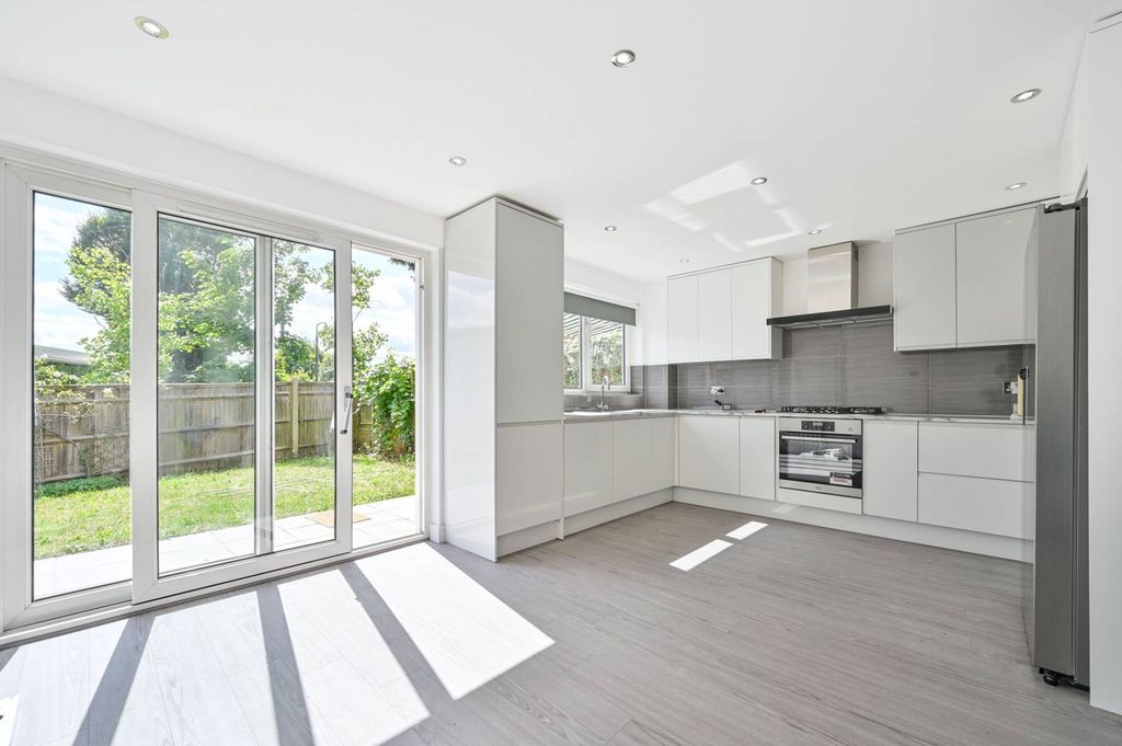 Property photo 3 of 19