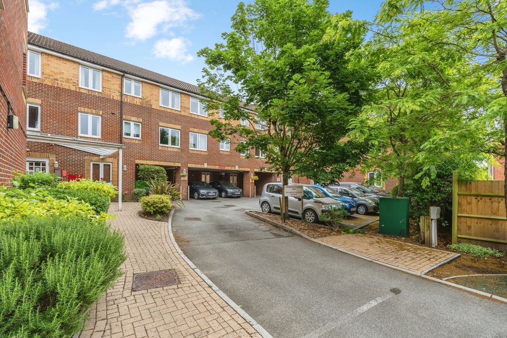 Property photo 1 of 26 Pbox-Img.Jpg