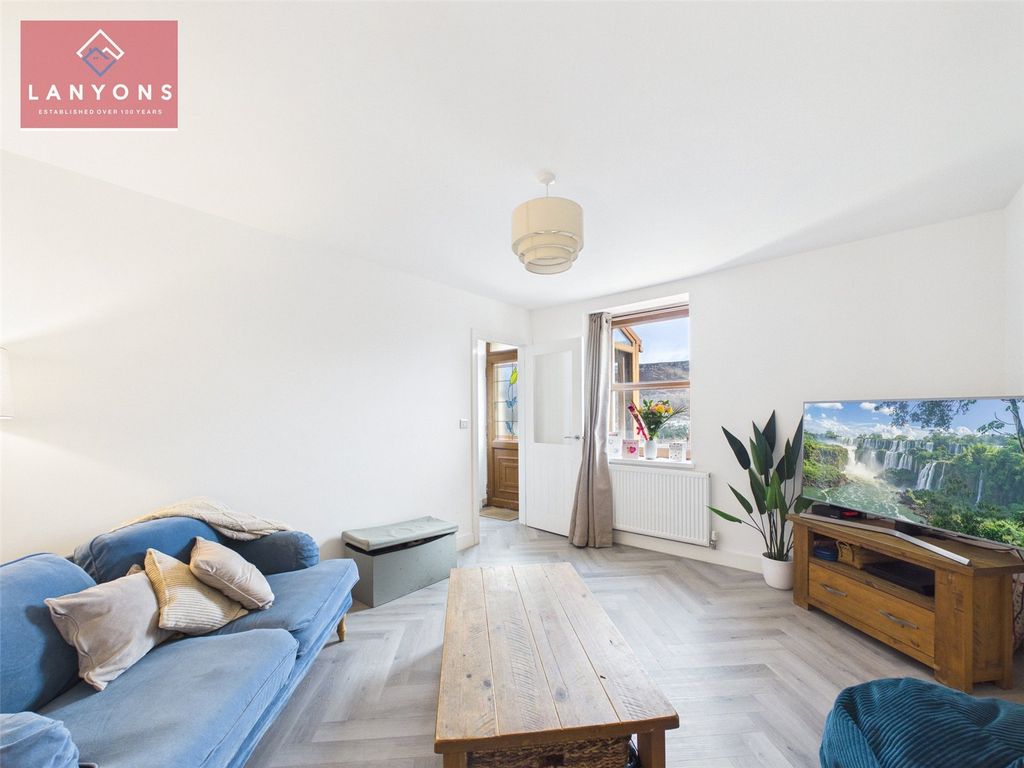 Property photo 3 of 12 Picture No. 22