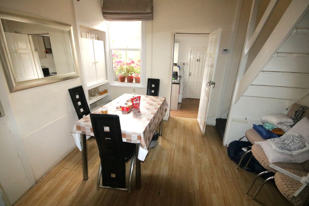 Property photo 3 of 9 Dining Room