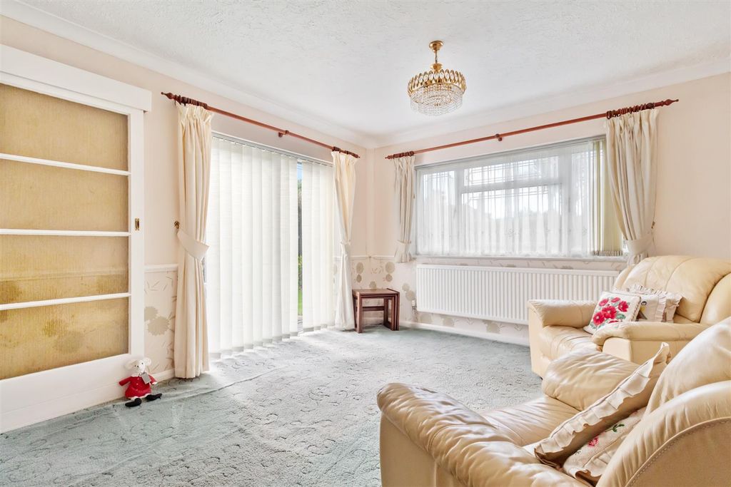 Property photo 2 of 24 Foamcourt Way, 14-005.Jpg