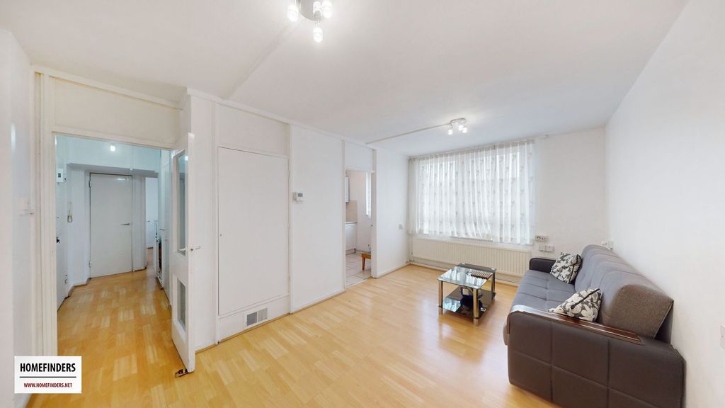 Property photo 3 of 8 Photo 1