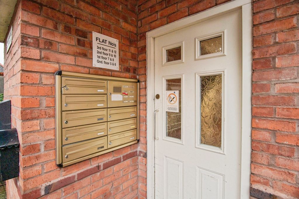 Property photo 2 of 17