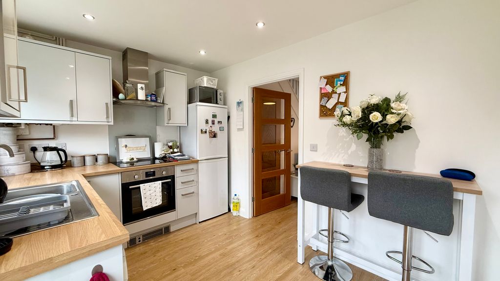 Property photo 3 of 11 Kitchen/Dining Room