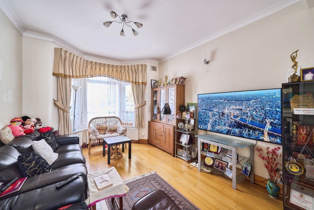 Property photo 3 of 25 Pbox-Img.Jpg