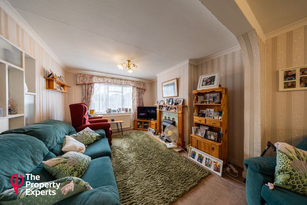 Property photo 3 of 17