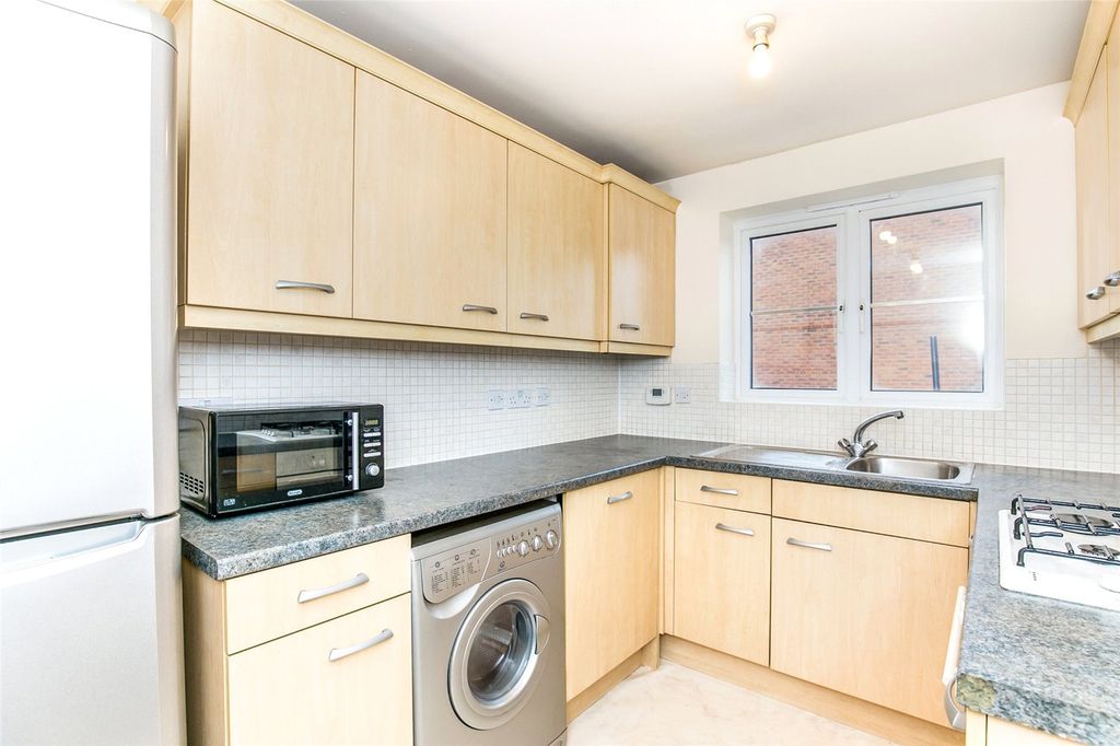 Property photo 2 of 8 Kitchen.Jpg