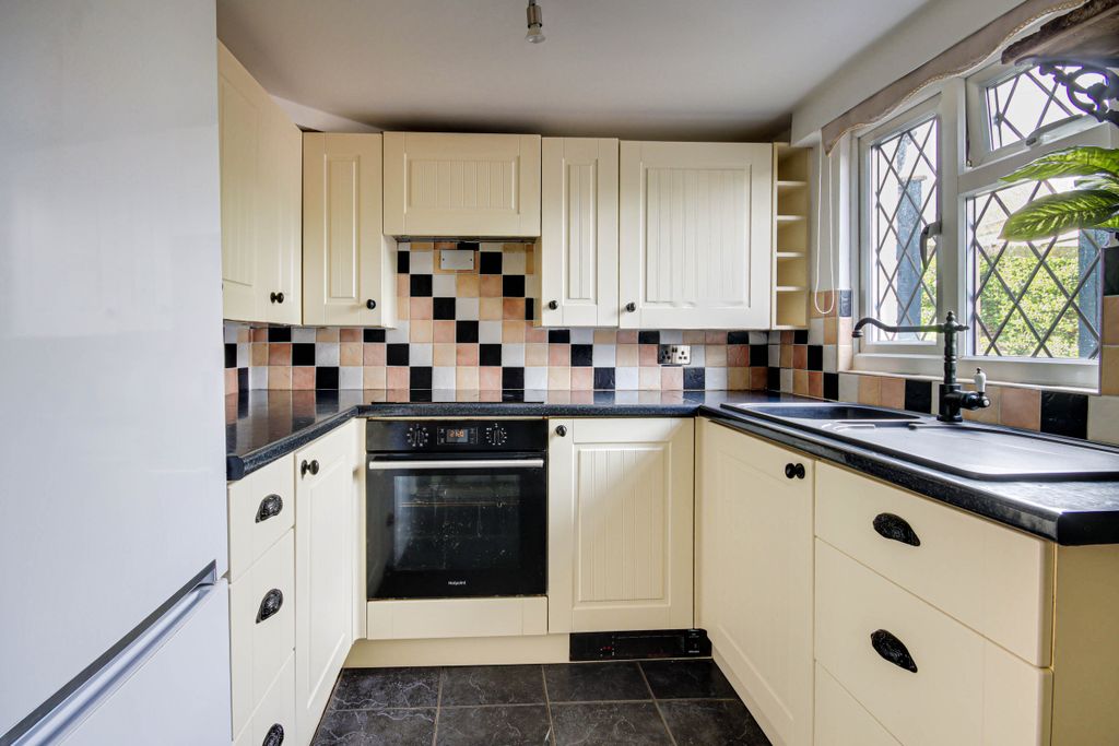 Property photo 3 of 15 Kitchen