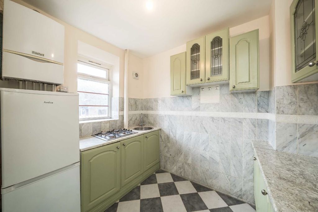 Property photo 3 of 7