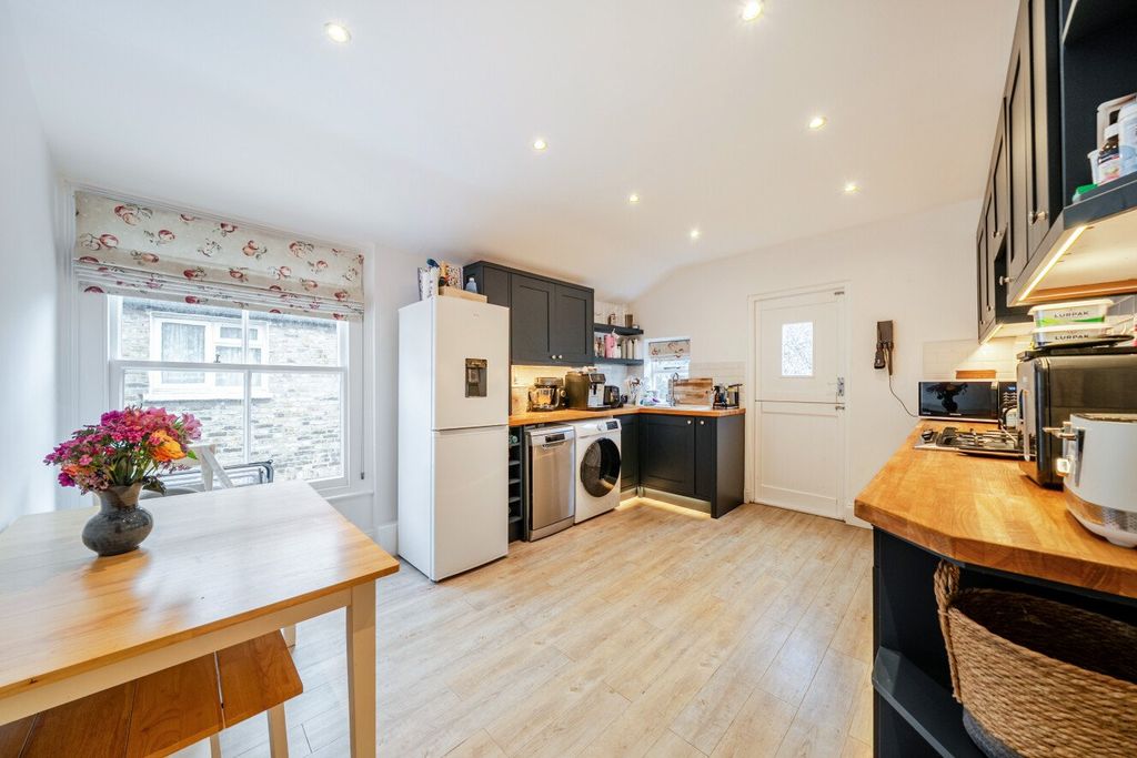 Property photo 2 of 21 Picture No. 03