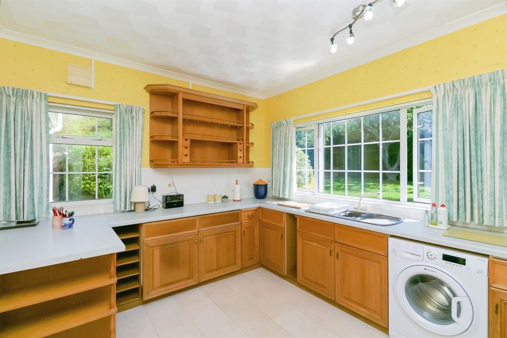 Property photo 3 of 16