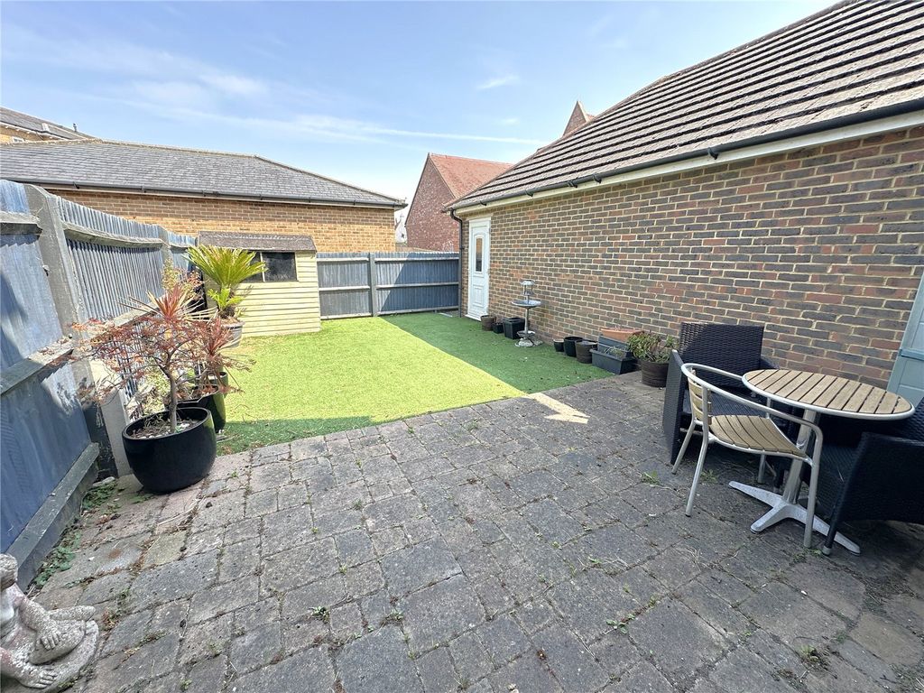 Property photo 2 of 11 Picture No. 15