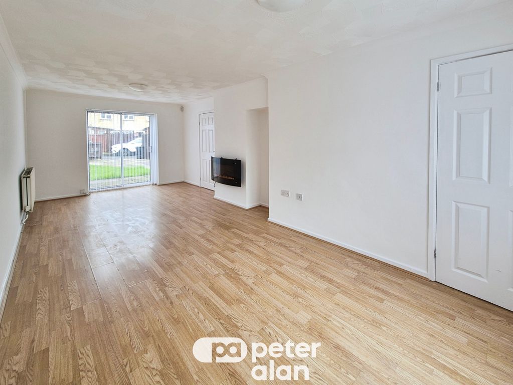 Property photo 2 of 18 Image