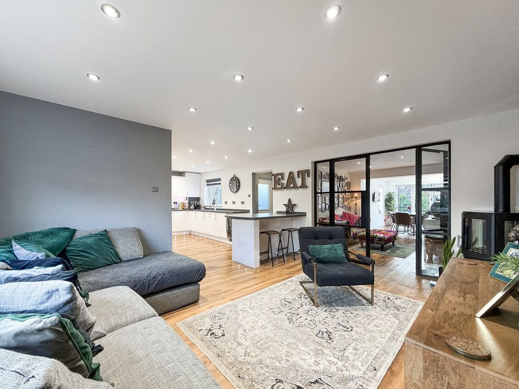 Property photo 2 of 26