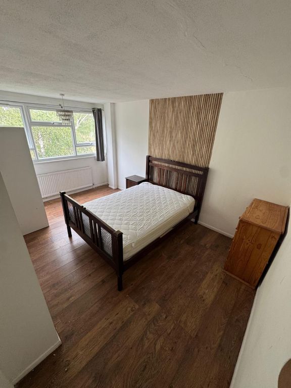 Property photo 1 of 16 Bedroom 2