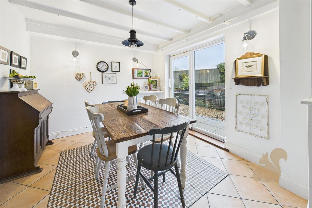 Property photo 2 of 44 Dining Area