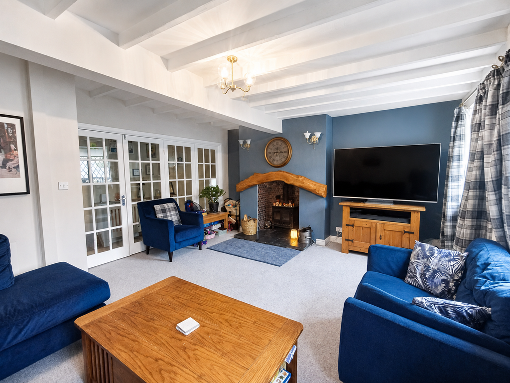 Property photo 2 of 17 Lounge