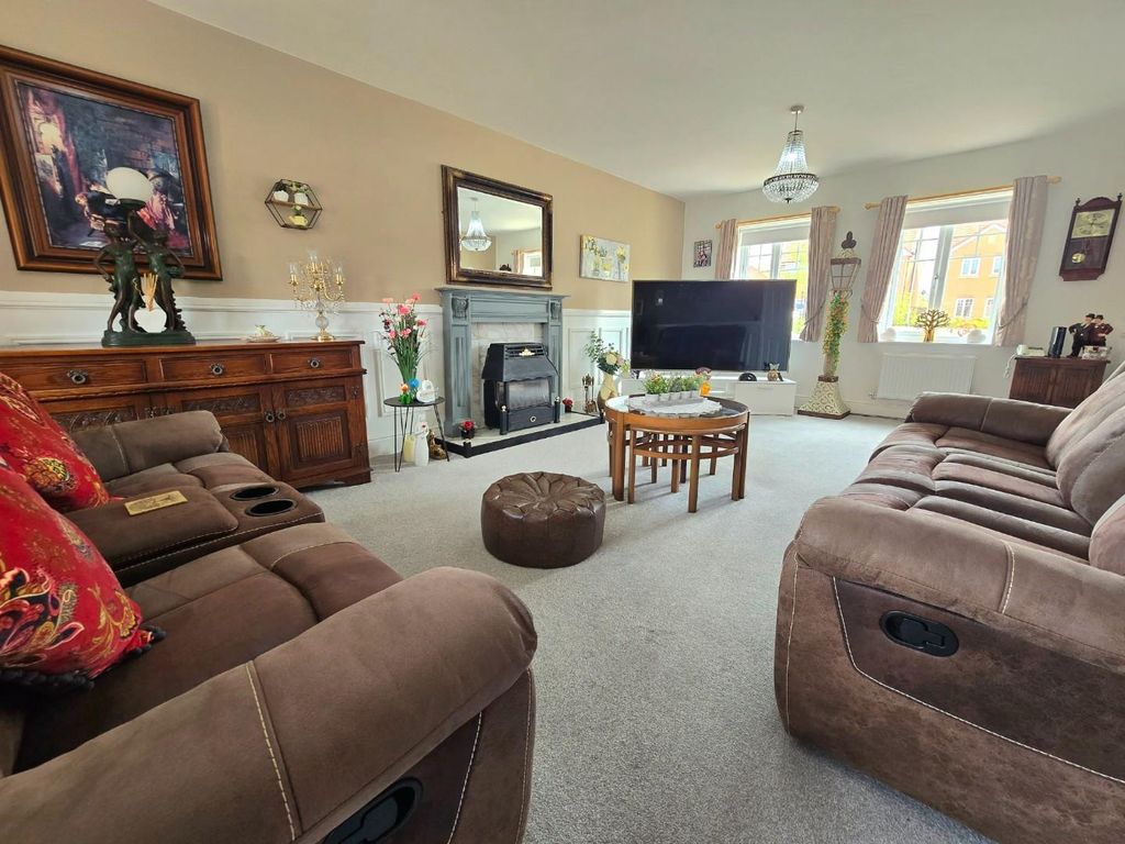 Property photo 2 of 24