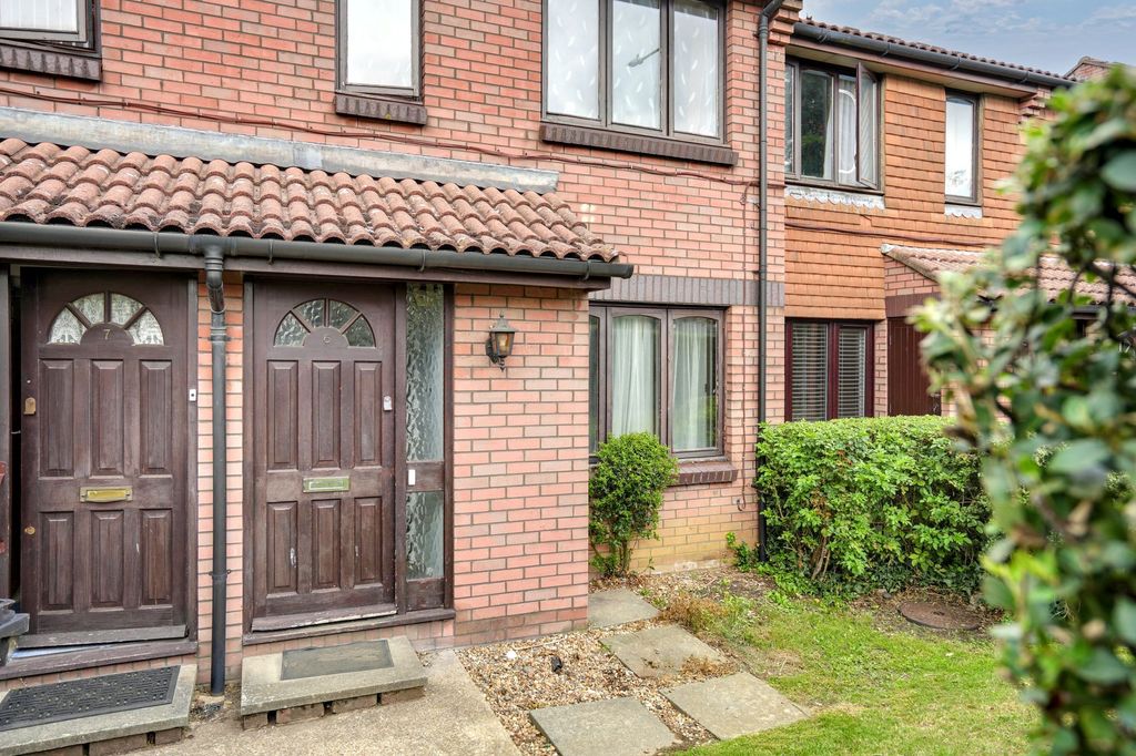 Property photo 1 of 7