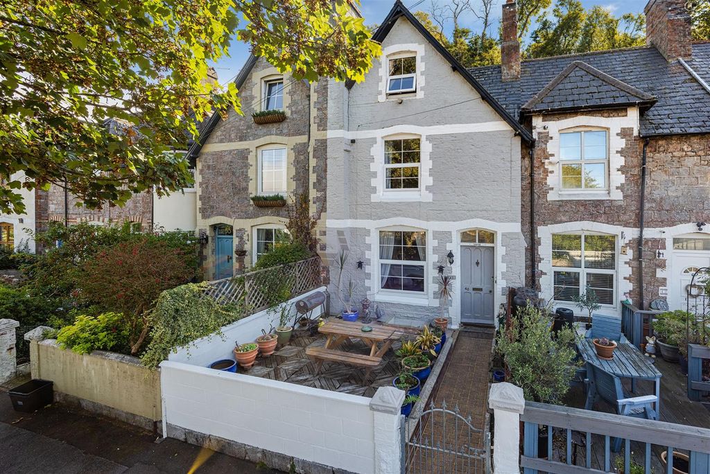 Property photo 1 of 24 01_40 Vane Hill Road, Torquay.Jpg