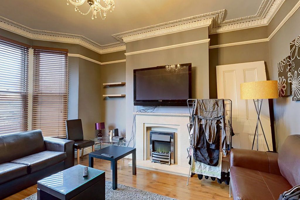 Property photo 3 of 37