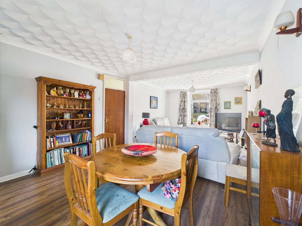 Property photo 2 of 28