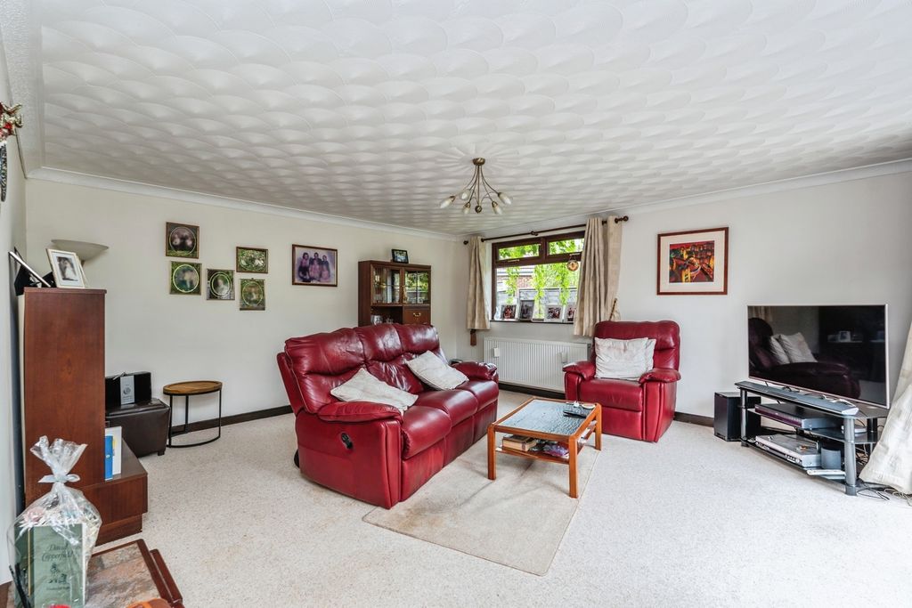 Property photo 2 of 17 Photo