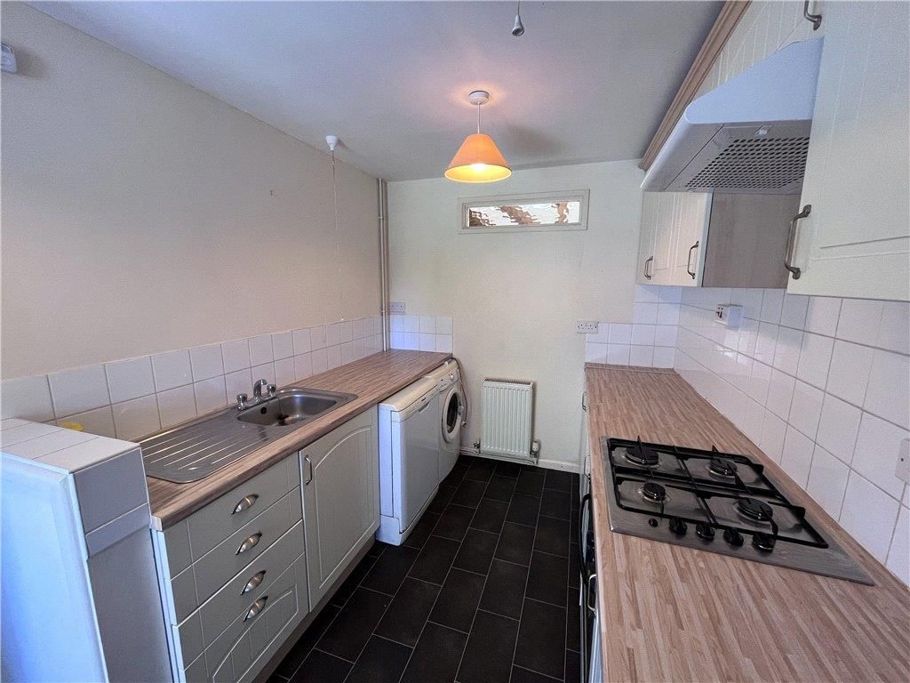 Property photo 3 of 9 Kitchen