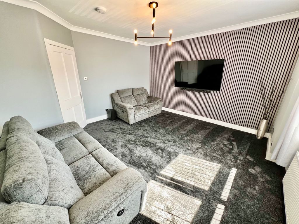 Property photo 2 of 22 Barrie Terrace, Ardrossan Lounge Pic