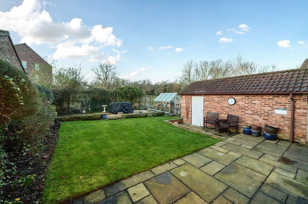 Property photo 3 of 18 Picture No. 12