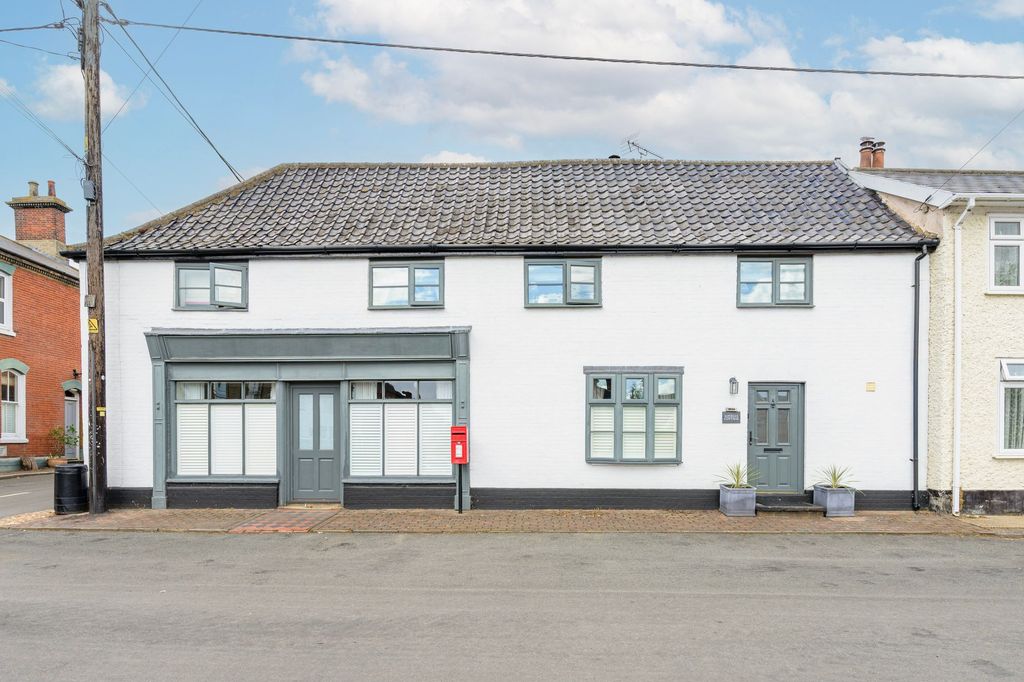 Property photo 1 of 28
