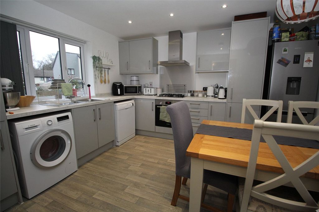 Property photo 2 of 8 Picture No. 04